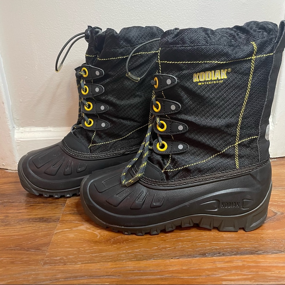 Kodiak Waterproof Children’s snow boots.
